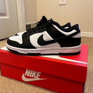 W Nike Dunks Low size 6